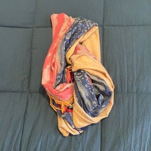 Multicolored scarf